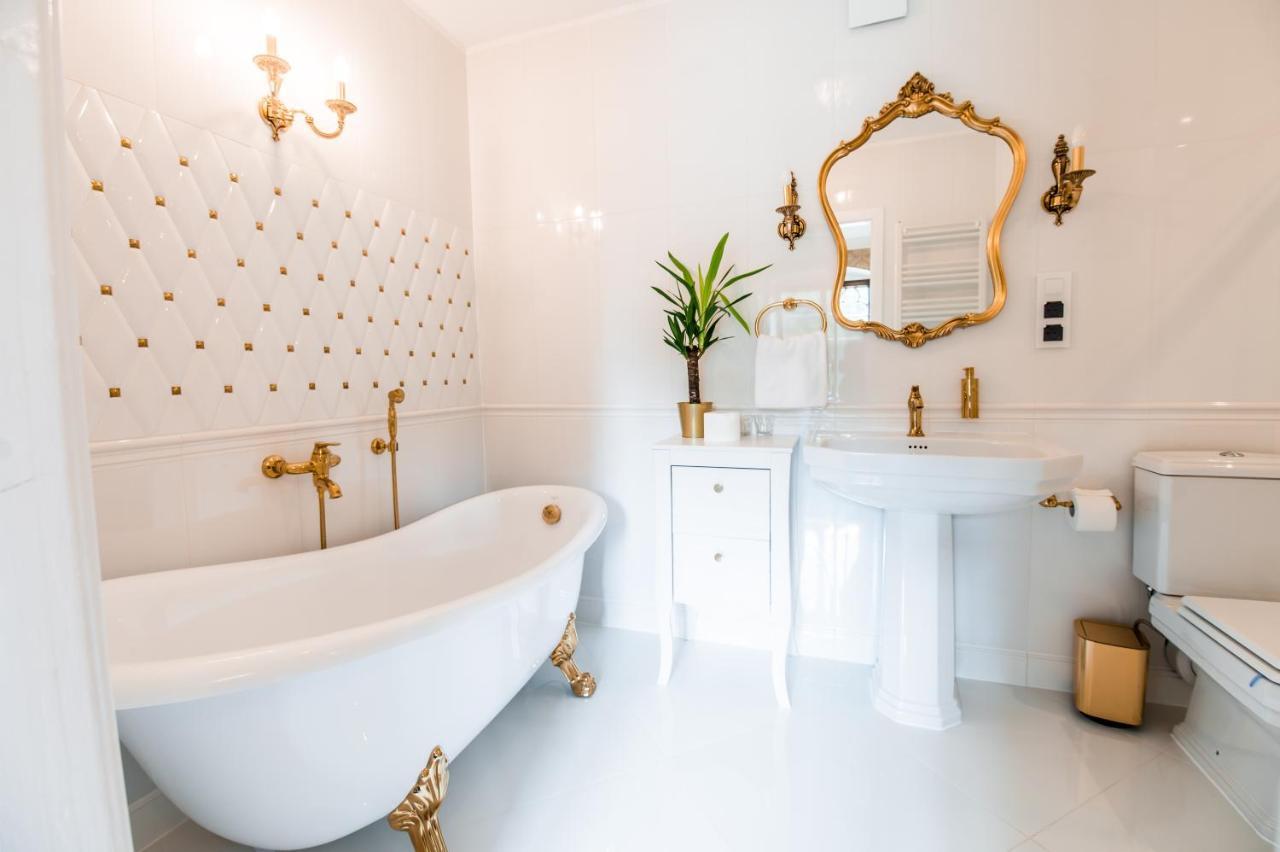 Bed and Breakfast Zamek Жуцево Экстерьер фото